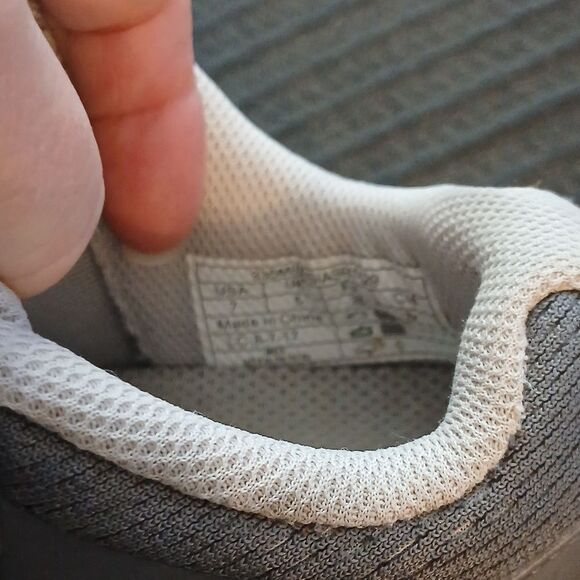 Vionic - Picture 4 of 5